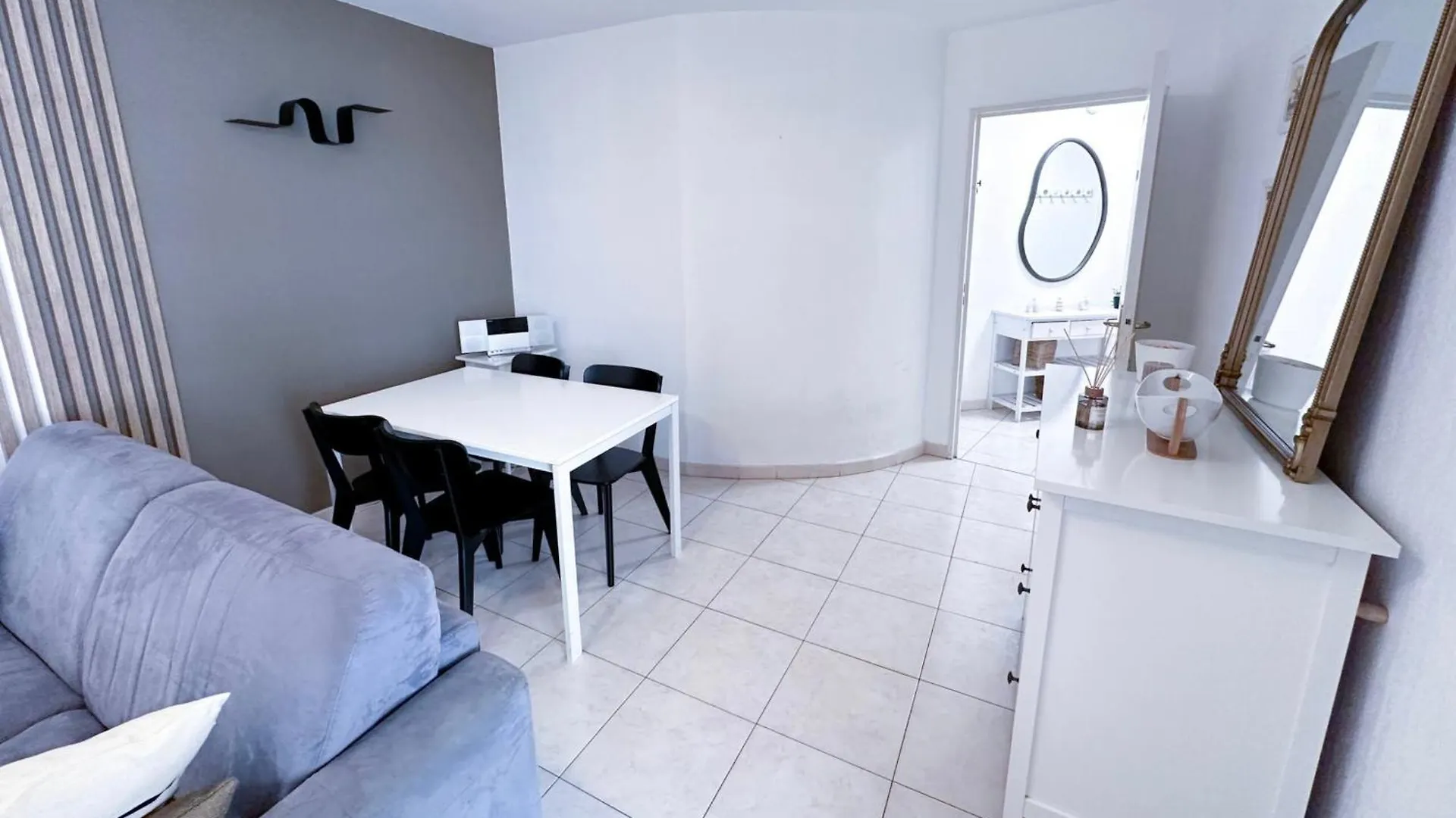 Charming T2 Near The Port Vauban D'Antibes Apartment 0*, Antibes France